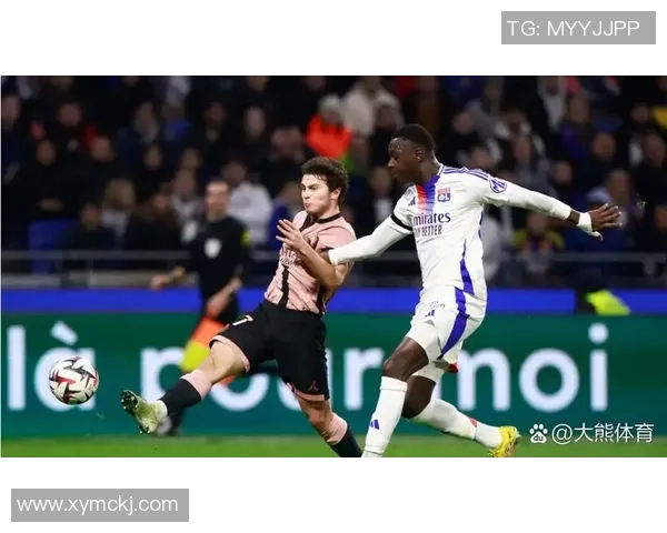 友谊赛精彩对决里昂与那不勒斯战成平局绝杀瞬间震撼全场